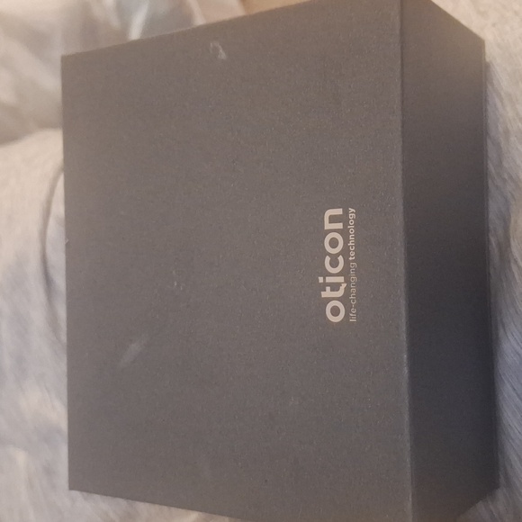 Oticon Hearing Aids: Ruby 2, Zirconz 2 MR-T 312 Traditional Battery Oper… - Picture 7 of 10